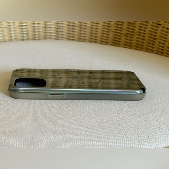 Paris Hilton Lumee Halo Holographic Selfie Cell Case Fits Apple 12 Pro M… - Picture 8 of 15